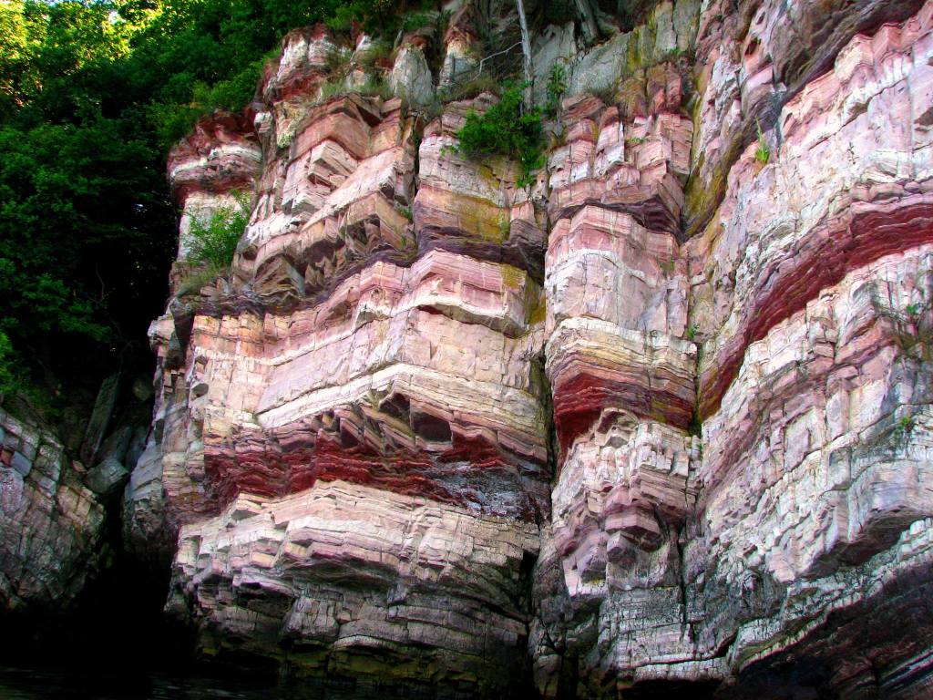 Walk at Red Rocks Park